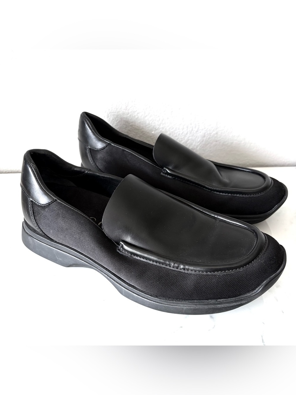 Gucci Men’s Black Leather Slip-On Loafers Square Toe size 6 Rubber Italy
